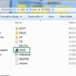 DIAGS folder contents in Dell Drivers directory showing COMMAND.com, DELLBIO.bin, DELLRMK.bin, AUTOEXEC.bat, and CONFIG.sys files for bootable USB creation.